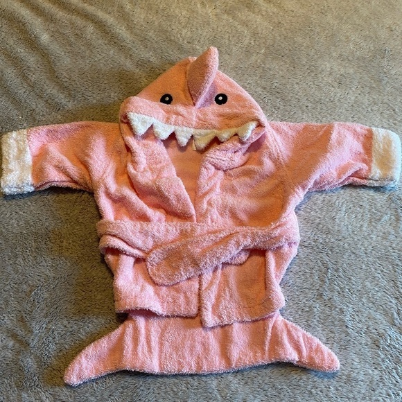 BabyGirl's Pink Shark Bathrobe - Picture 1 of 5